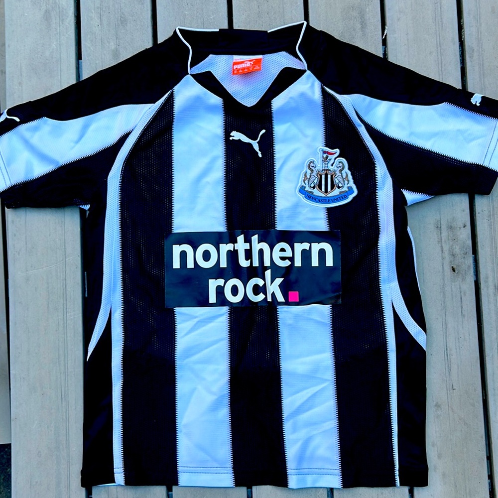 Authentic Puma Newcastle united jersey kids size S